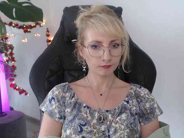 CinderellaMoon webcam