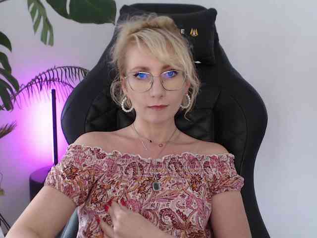 CinderellaMoon webcam