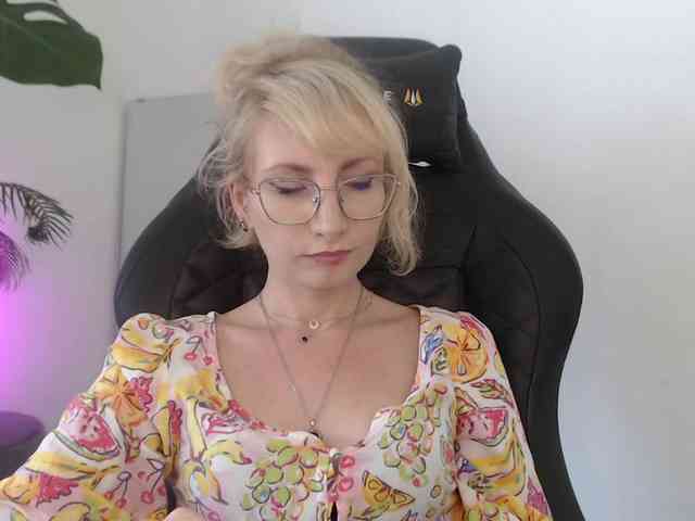 CinderellaMoon webcam