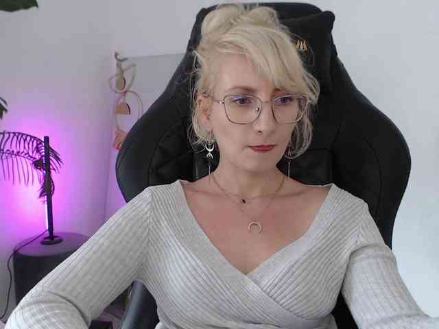 CinderellaMoon webcam