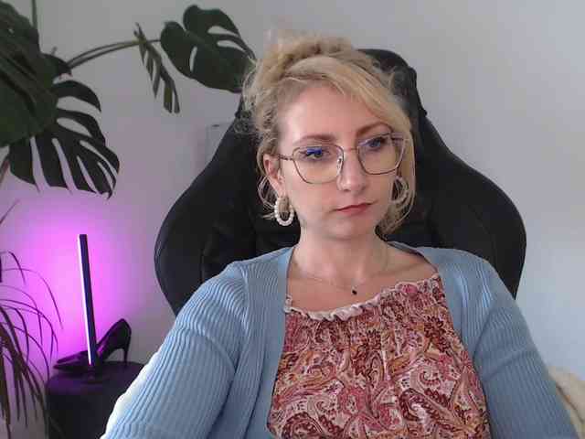 CinderellaMoon webcam