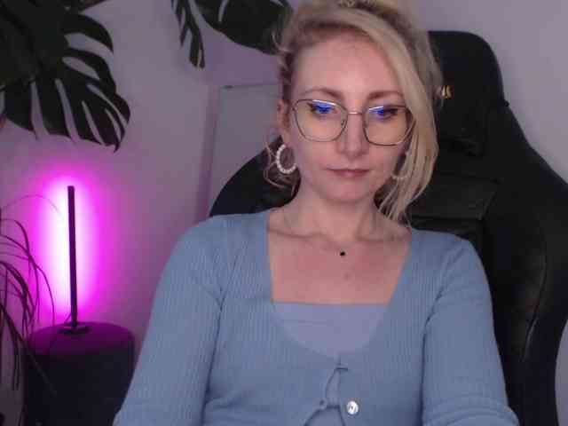 CinderellaMoon webcam