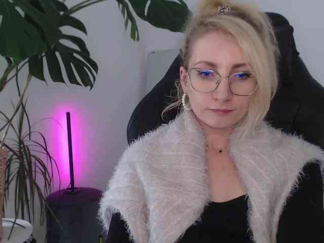 CinderellaMoon webcam