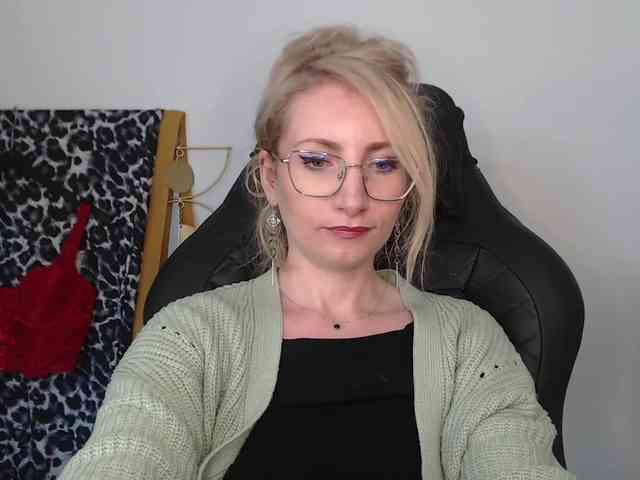 CinderellaMoon webcam