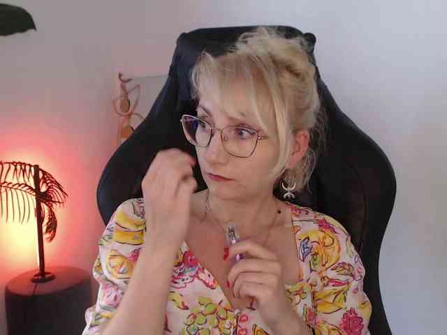 CinderellaMoon webcam