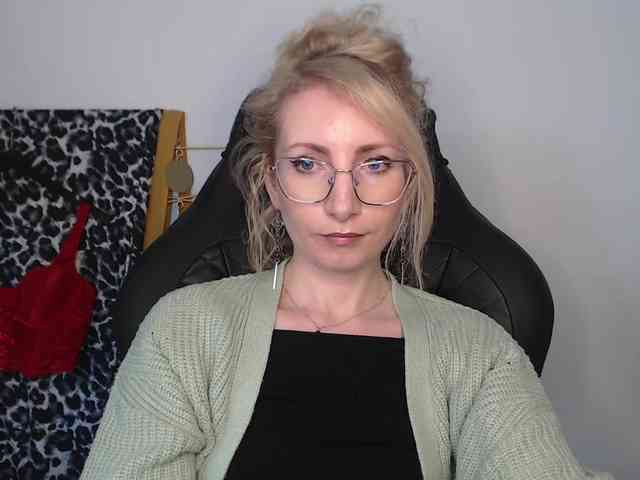 CinderellaMoon webcam