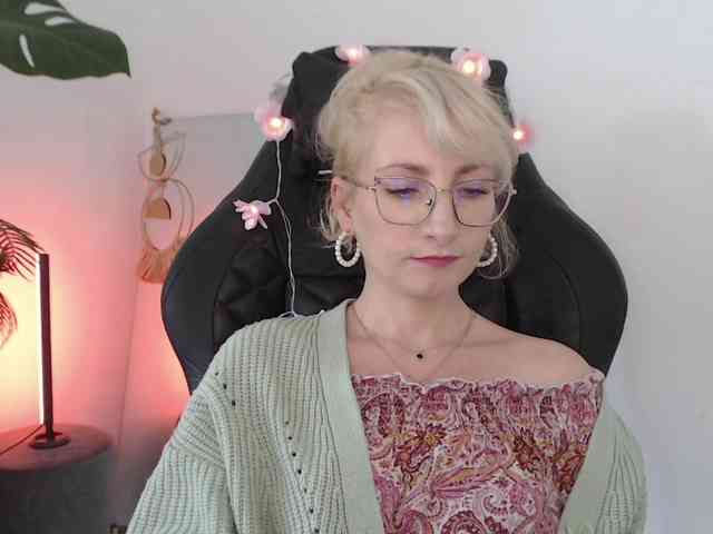 CinderellaMoon webcam