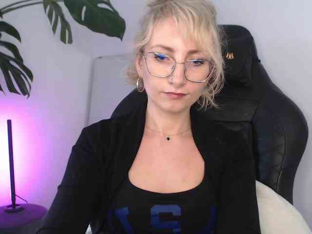 CinderellaMoon webcam
