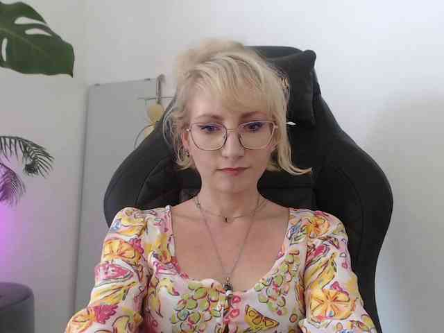 CinderellaMoon webcam