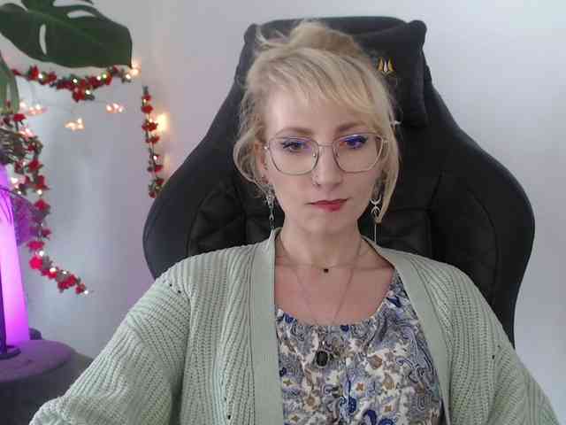 CinderellaMoon webcam