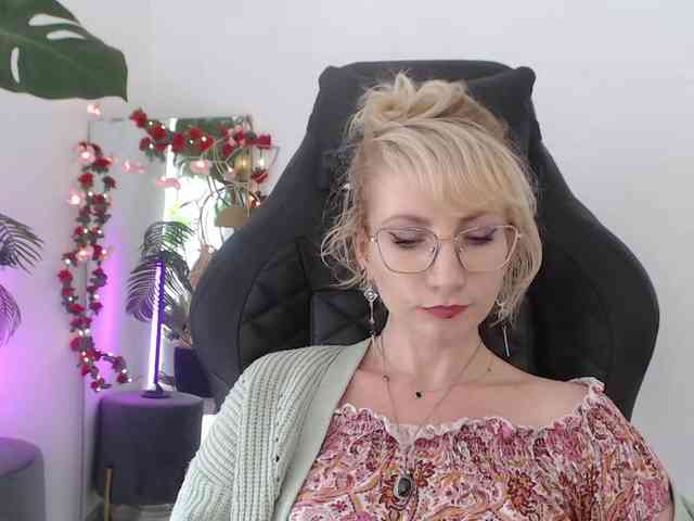 CinderellaMoon webcam