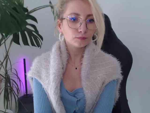 CinderellaMoon webcam