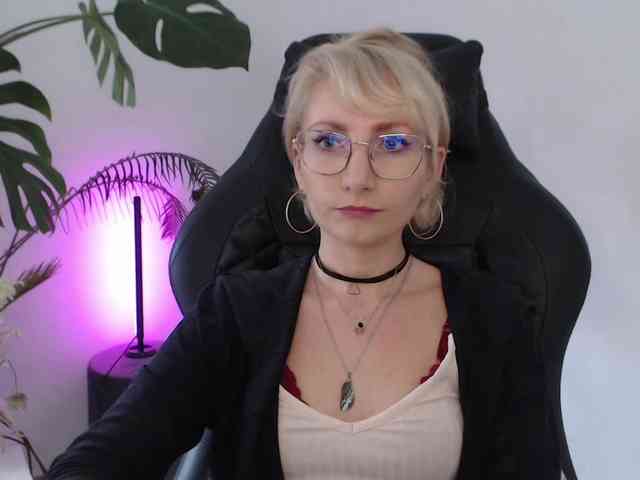 CinderellaMoon webcam