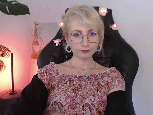 CinderellaMoon webcam