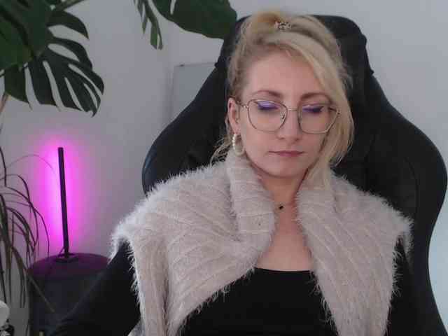 CinderellaMoon webcam