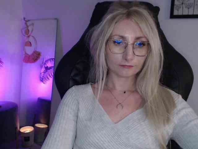 CinderellaMoon webcam
