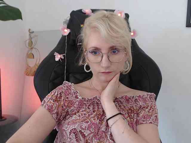 CinderellaMoon webcam