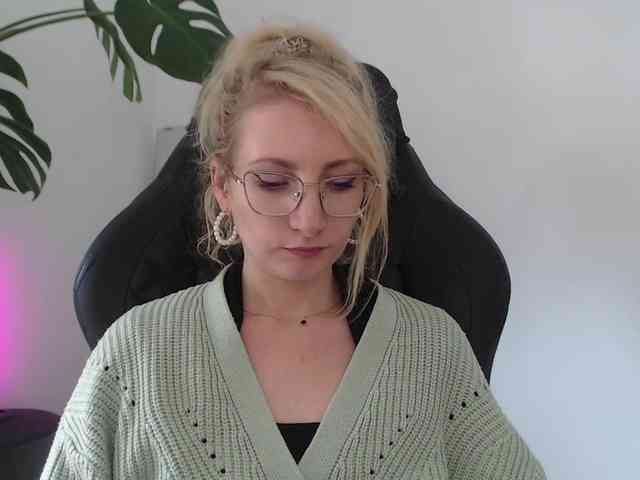 CinderellaMoon webcam