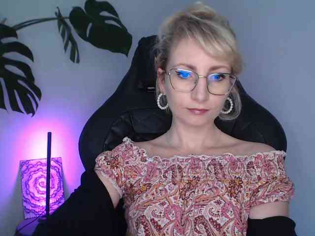 CinderellaMoon webcam