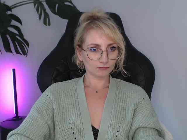 CinderellaMoon webcam