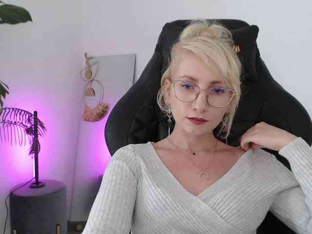 CinderellaMoon webcam