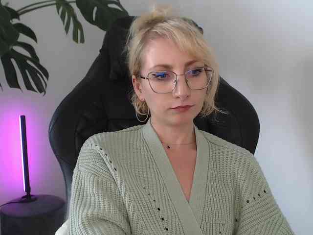 CinderellaMoon webcam