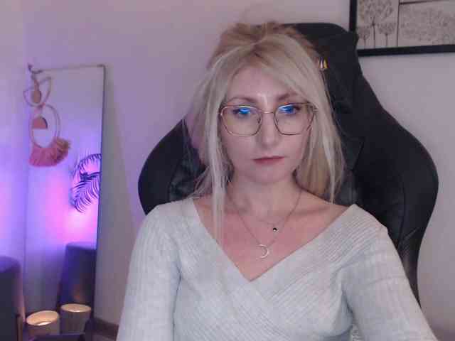 CinderellaMoon webcam