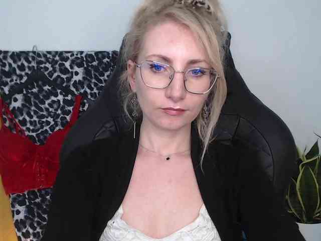 CinderellaMoon webcam