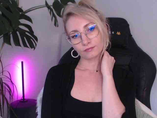 CinderellaMoon webcam