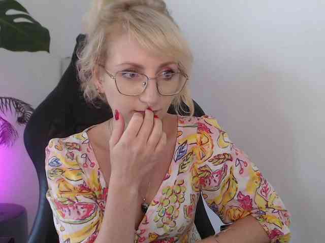 CinderellaMoon webcam