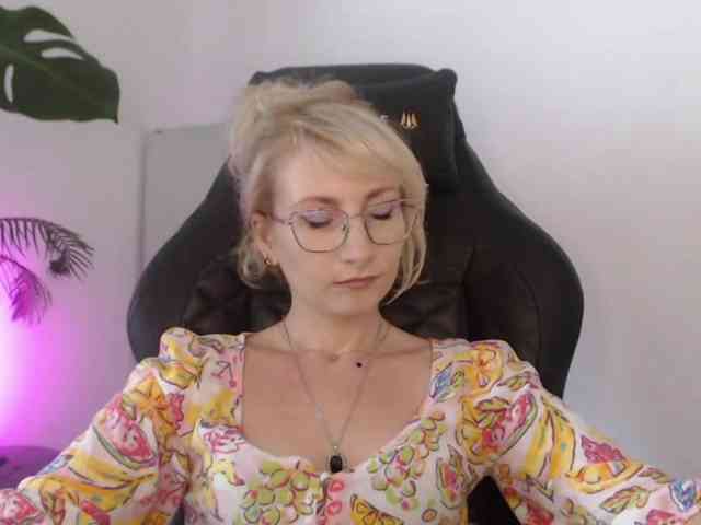 CinderellaMoon webcam