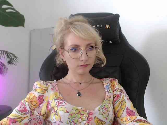 CinderellaMoon webcam