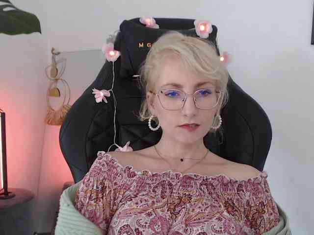 CinderellaMoon webcam
