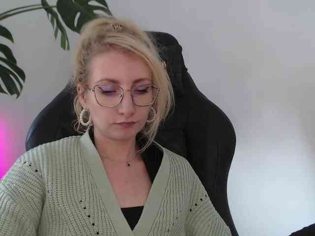 CinderellaMoon webcam