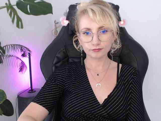 CinderellaMoon webcam