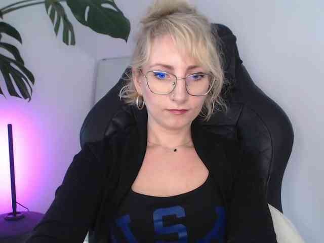 CinderellaMoon webcam