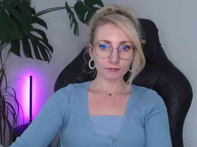 CinderellaMoon webcam