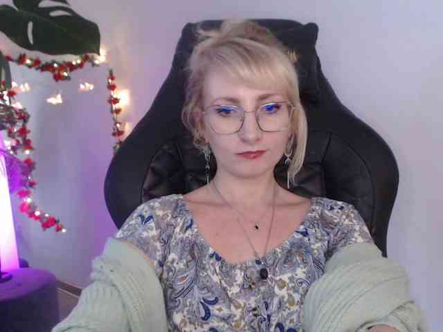 CinderellaMoon webcam