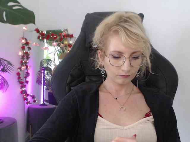 CinderellaMoon webcam