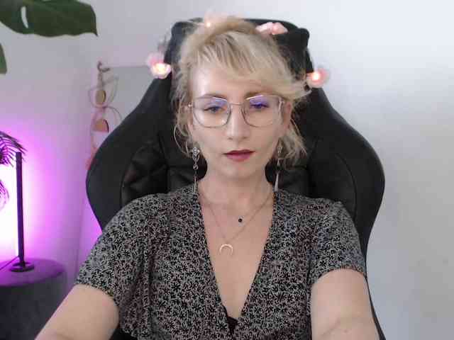 CinderellaMoon webcam