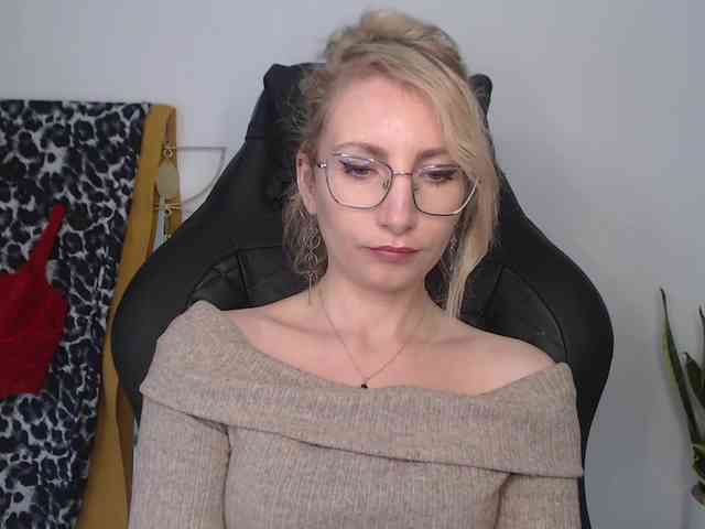 CinderellaMoon webcam