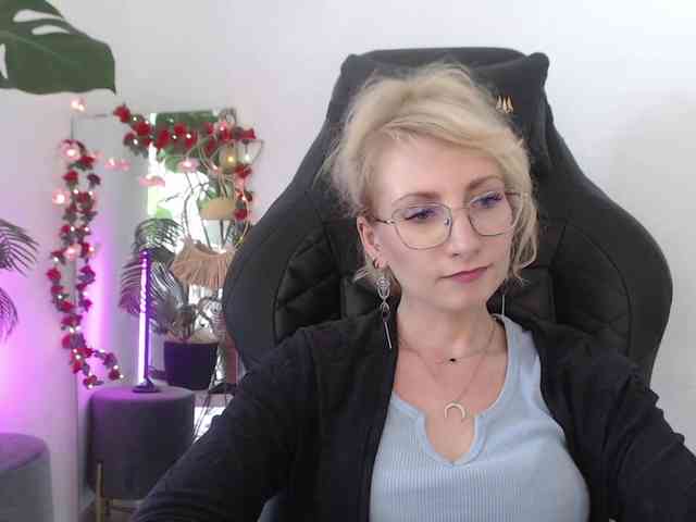 CinderellaMoon webcam