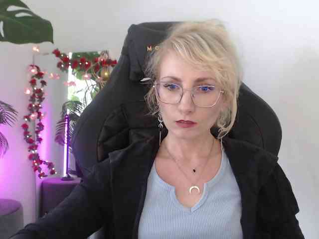 CinderellaMoon webcam