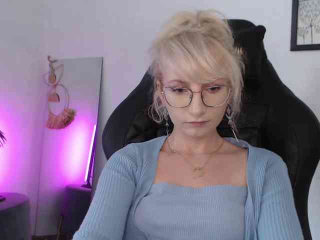 CinderellaMoon webcam