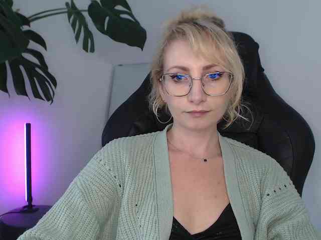 CinderellaMoon webcam