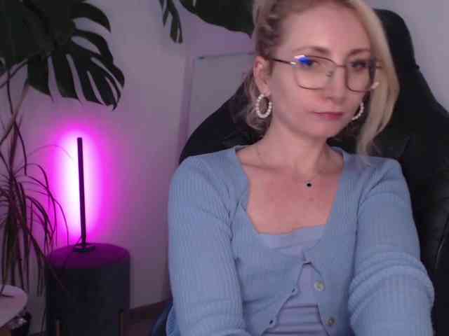 CinderellaMoon webcam