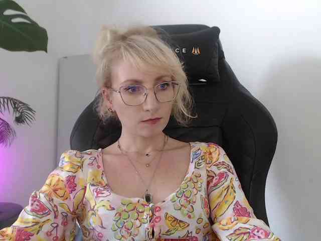 CinderellaMoon webcam
