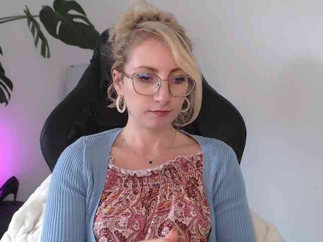CinderellaMoon webcam
