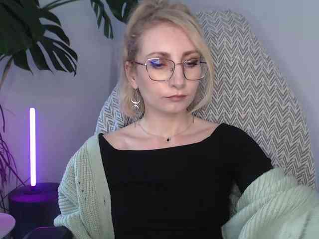 CinderellaMoon webcam