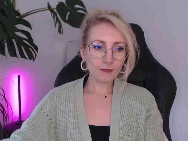 CinderellaMoon webcam
